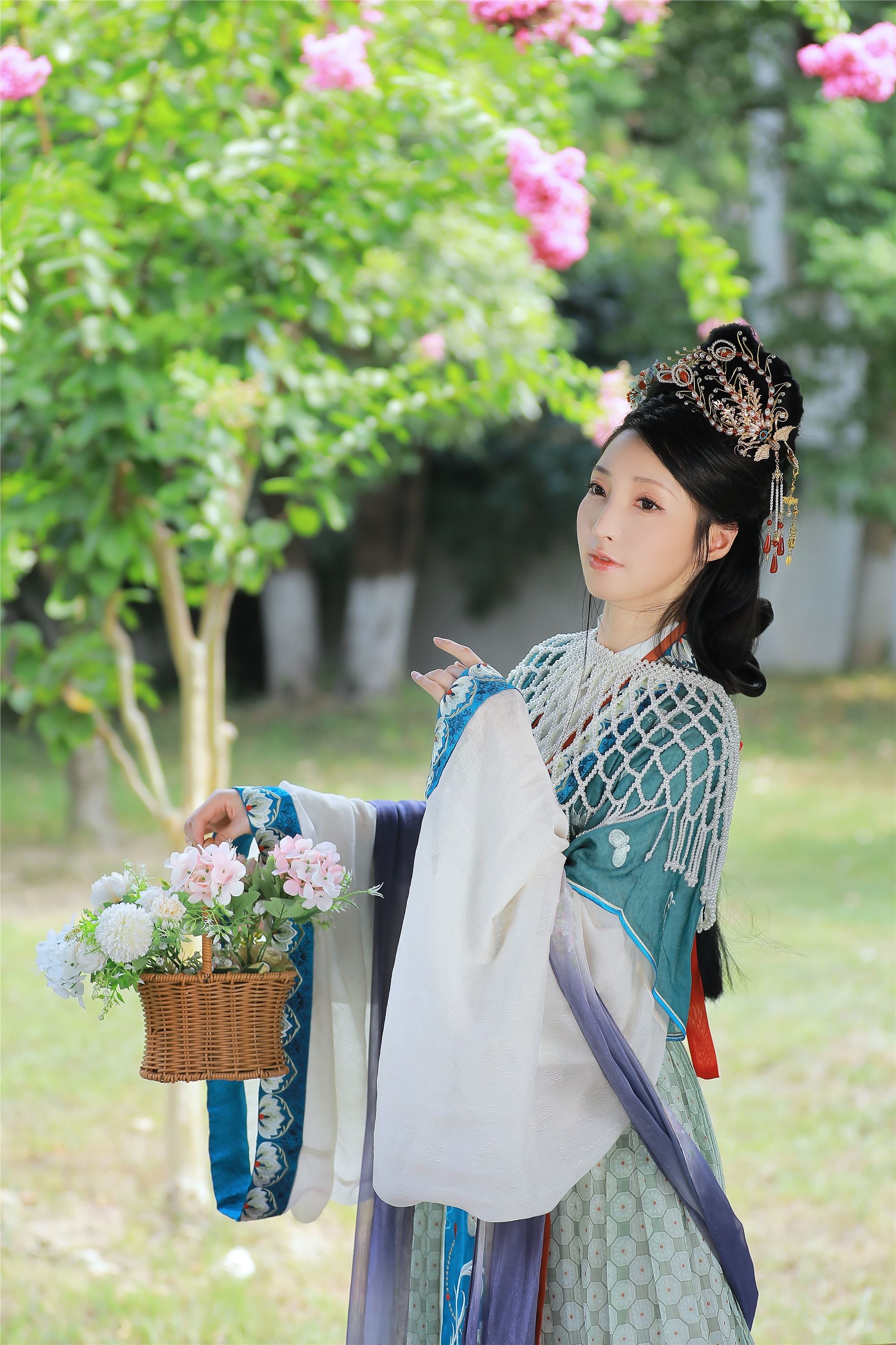 YITUYU艺图语 2025.01.30 秋风起 李猜